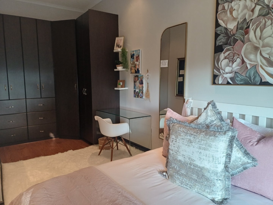 4 Bedroom Property for Sale in Hoekwil Western Cape